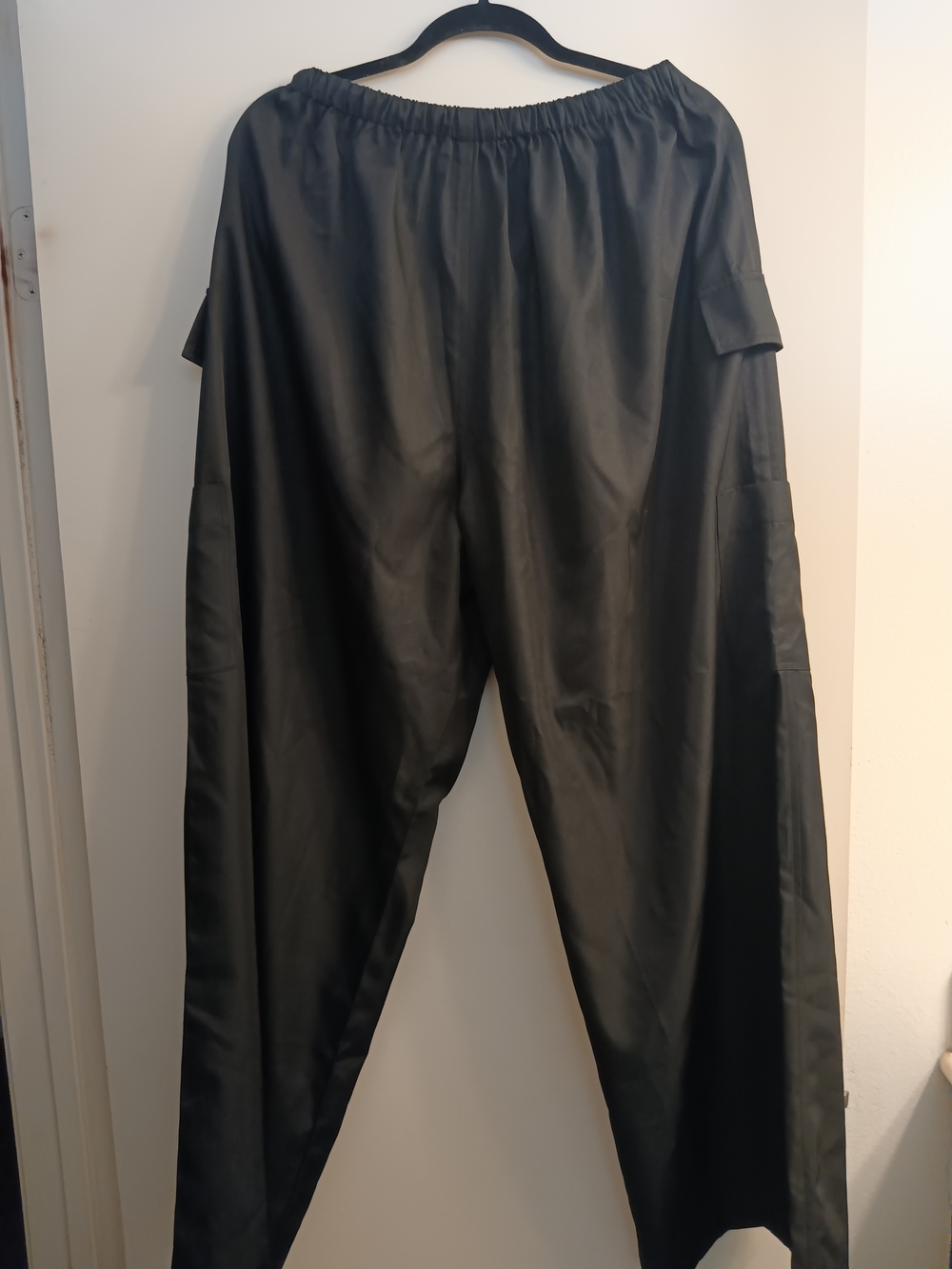 Reformation Ethan Black Wide-Leg Cargo Pants - Picture 2 of 7